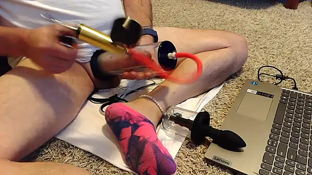 femgui69 online show from November 4, 2025, 9:36 pm