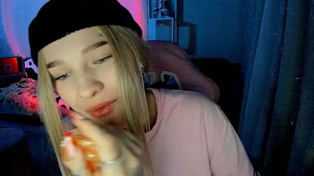 Ledy WWWII online show from December 18, 2024, 3:00 pm