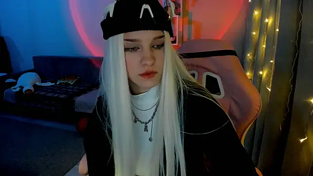 Ledy WWWII online show from December 26, 2024, 2:37 pm