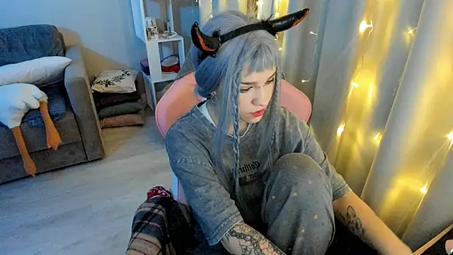 Ledy WWWII online show from January 29, 2025, 4:52 pm