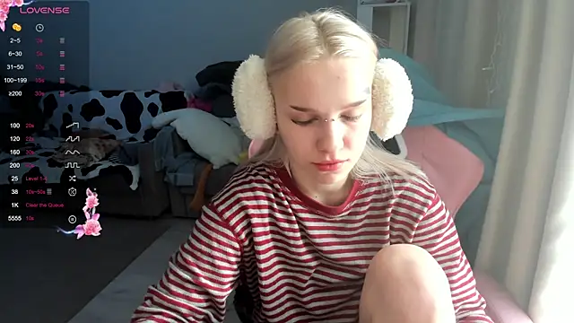 Ledy WWWII online show from March 23, 2025, 5:21 am