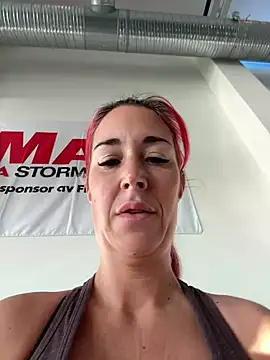 Snapshot of black-flamingo chatting on January 15, 2025, 9:24 am black-flamingo online show from January 15, 2025, 9:24 am