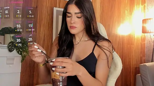 Antonellaparis  online show from November 5, 2025, 2:33 am