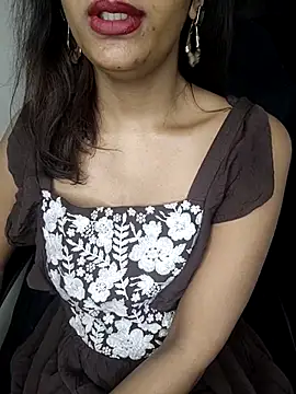 Leeeezzzz roy online show from February 15, 2025, 8:01 pm