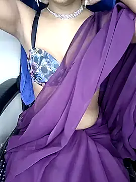 Leeeezzzz roy online show from October 28, 2025, 7:49 pm