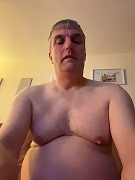 Snapshot of Fatbigtitsmarc chatting on November 17, 2025, 1:22 am Fatbigtitsmarc online show from November 17, 2025, 1:22 am