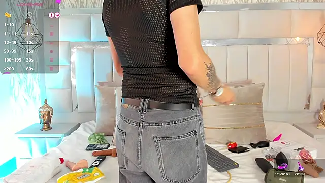 Snapshot of 1m_Joel chatting on December 6, 2024, 4:03 am 1m Joel online show from December 6, 2024, 4:03 am