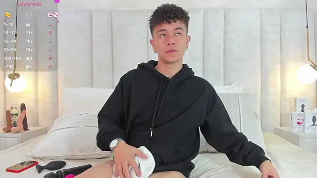 Snapshot of 1m_Joel chatting on February 13, 2025, 12:02 am 1m Joel online show from February 13, 2025, 12:02 am