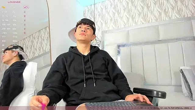 Snapshot of 1m_Joel chatting on December 16, 2025, 4:50 am 1m Joel online show from December 16, 2025, 4:50 am