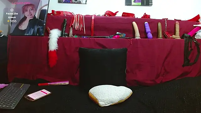 Snapshot of Wiktoria_Brownx chatting on November 26, 2025, 11:17 pm Wiktoria Brownx online show from November 26, 2025, 11:17 pm