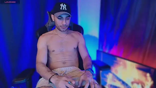 sexyboycolombi4 online show from November 30, 2025, 12:25 am