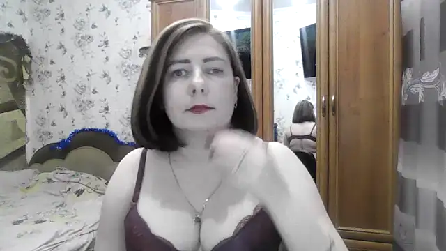 Snapshot of SophieNightAh chatting on December 22, 2025, 8:39 pm SophieNightAh online show from December 22, 2025, 8:39 pm