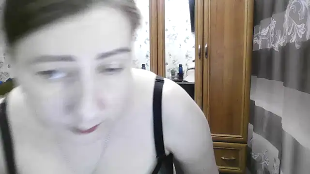 Snapshot of SophieNightAh chatting on January 10, 2026, 7:26 pm SophieNightAh online show from January 10, 2026, 7:26 pm