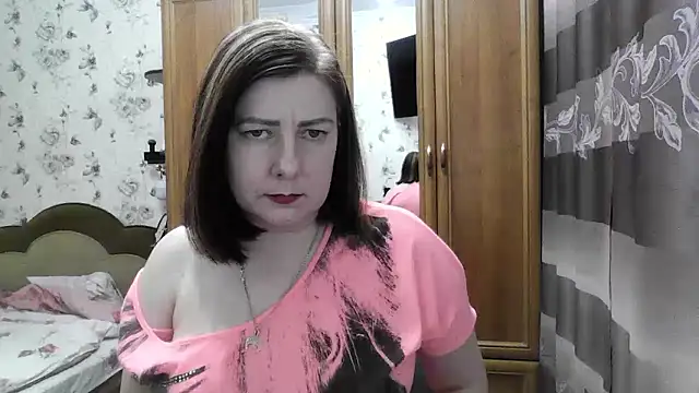 Snapshot of SophieNightAh chatting on January 14, 2026, 5:18 pm SophieNightAh online show from January 14, 2026, 5:18 pm