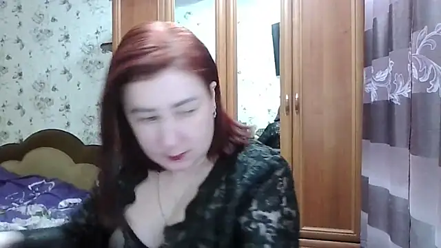 Snapshot of SophieNightAh chatting on February 8, 2026, 4:43 pm SophieNightAh online show from February 8, 2026, 4:43 pm