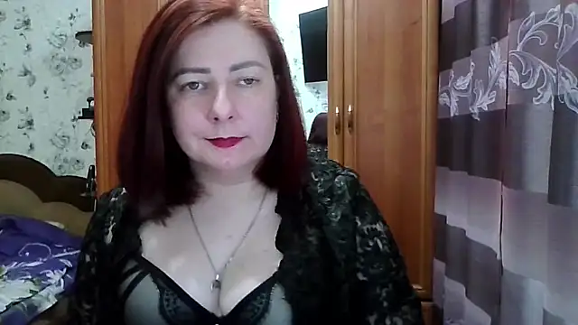 Snapshot of SophieNightAh chatting on February 9, 2026, 3:27 pm SophieNightAh online show from February 9, 2026, 3:27 pm