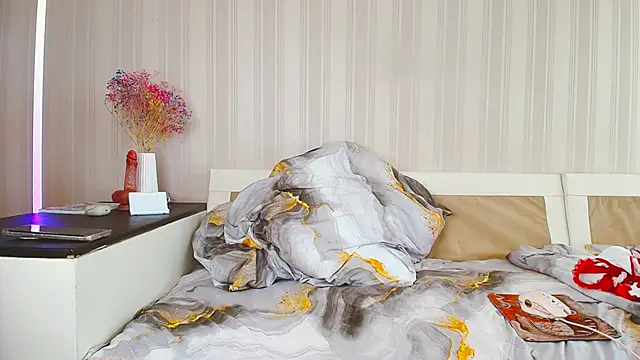 Meowroslava online show from October 10, 2025, 1:43 pm