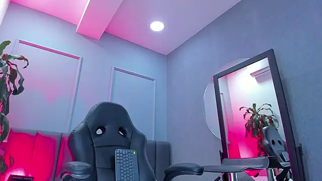 Snapshot of Elisa_castrillon chatting on November 28, 2025, 8:44 pm Elisa castrillon online show from November 28, 2025, 8:44 pm