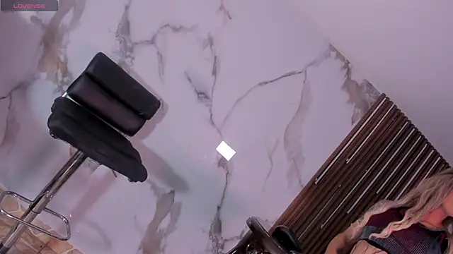 Snapshot of MissIvanna chatting on December 28, 2024, 6:17 am MissIvanna online show from December 28, 2024, 6:17 am