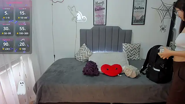 Amy joones online show from October 20, 2025, 1:00 pm