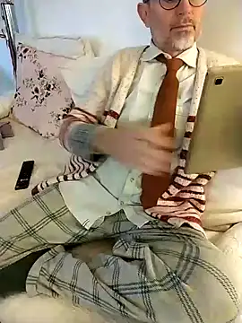 Snapshot of MadProfessor chatting on December 18, 2024, 3:00 pm MadProfessor online show from December 18, 2024, 3:00 pm