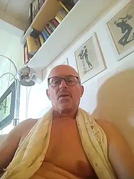 Snapshot of MadProfessor chatting on September 17, 2025, 10:17 am MadProfessor online show from September 17, 2025, 10:17 am