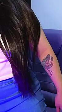 Snapshot of Luciernaga18 chatting on November 17, 2025, 3:34 am Luciernaga18 online show from November 17, 2025, 3:34 am