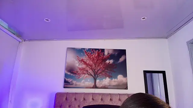 Julianaa Castro  online show from February 12, 2026, 11:38 am