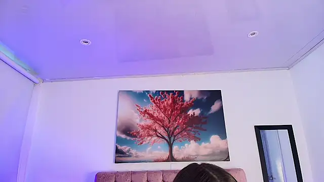 Julianaa Castro  online show from March 11, 2026, 11:38 am