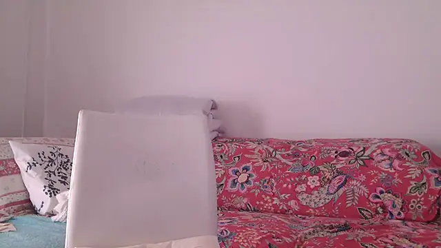 Snapshot of fragrance72 chatting on March 9, 2025, 12:53 pm fragrance72 online show from March 9, 2025, 12:53 pm