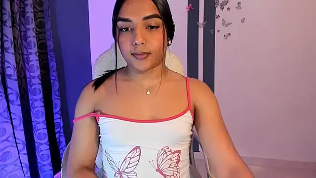 CandyLatinHott online show from December 2, 2025, 1:33 am