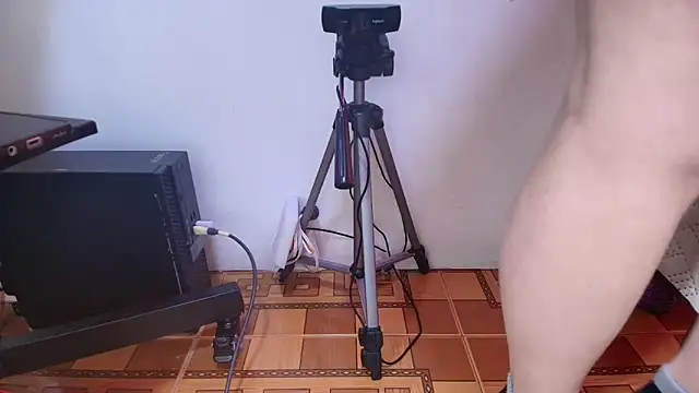 Snapshot of Eda_Bonne chatting on October 6, 2025, 12:57 pm Eda Bonne online show from October 6, 2025, 12:57 pm