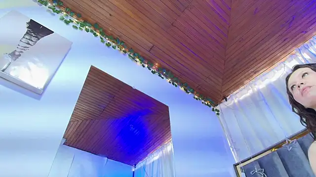 Snapshot of Eda_Bonne chatting on December 4, 2025, 12:47 pm Eda Bonne online show from December 4, 2025, 12:47 pm