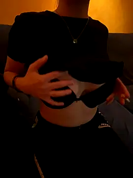 Snapshot of ToAnWTW chatting on November 18, 2025, 9:41 pm ToAnWTW online show from November 18, 2025, 9:41 pm