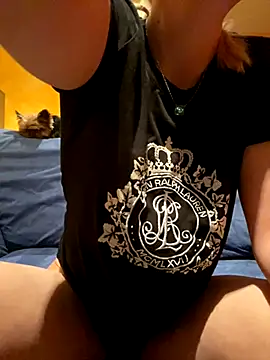 Snapshot of ToAnWTW chatting on December 2, 2025, 11:45 pm ToAnWTW online show from December 2, 2025, 11:45 pm