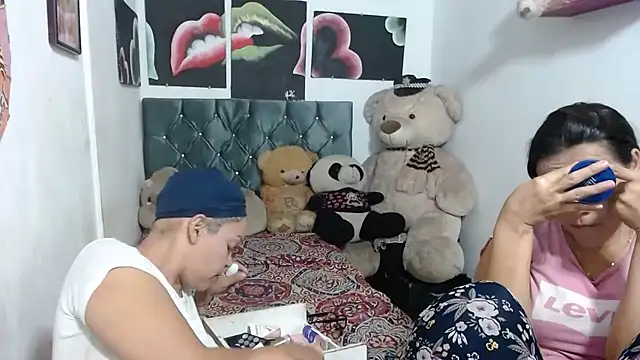 Snapshot of manzanahot9 chatting on March 15, 2025, 1:41 am manzanahot9 online show from March 15, 2025, 1:41 am