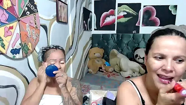 Snapshot of manzanahot9 chatting on November 1, 2025, 6:43 pm manzanahot9 online show from November 1, 2025, 6:43 pm