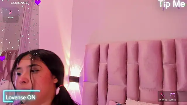 NikyBrookss online show from February 24, 2026, 2:04 pm