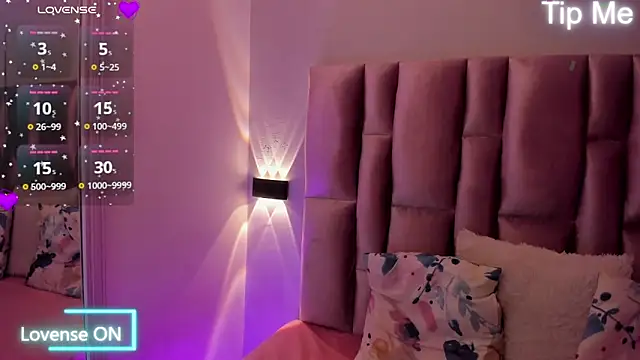 NikyBrookss online show from February 26, 2026, 1:32 pm