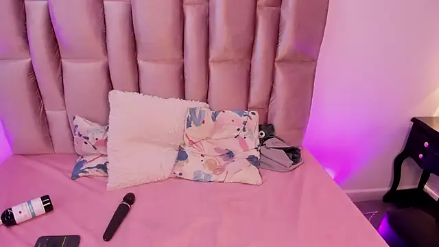 NikyBrookss online show from April 1, 2026, 1:41 pm