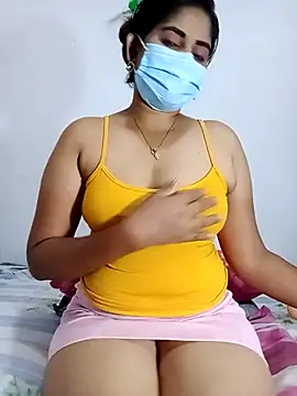 SLZAARA online show from September 28, 2025, 8:47 pm