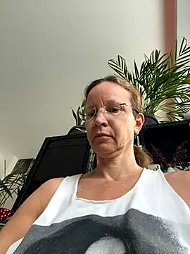 AnnikaRose online show from September 10, 2025, 5:40 am