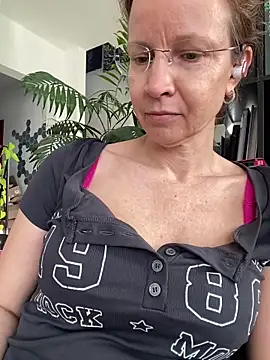 AnnikaRose online show from March 12, 2026, 7:36 am