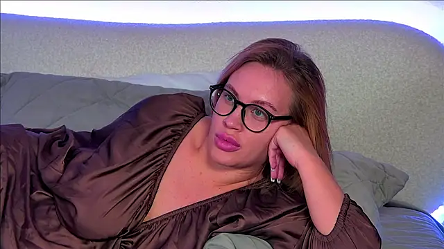 MariaNeumann online show from February 5, 2025, 12:38 pm