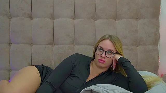 MariaNeumann online show from March 1, 2025, 3:32 am