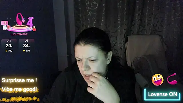 Snapshot of AdriannaLily chatting on January 17, 2026, 12:48 am AdriannaLily online show from January 17, 2026, 12:48 am