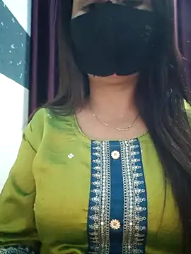 Snapshot of Aishwaryaa_69 chatting on March 2, 2025, 3:59 pm Aishwaryaa 69 online show from March 2, 2025, 3:59 pm