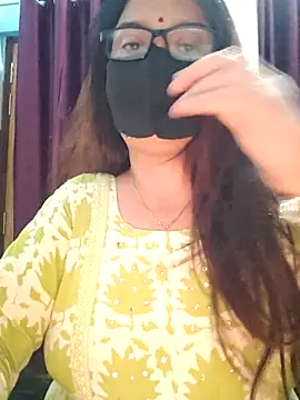 Snapshot of Aishwaryaa_69 chatting on September 15, 2025, 10:37 am Aishwaryaa 69 online show from September 15, 2025, 10:37 am