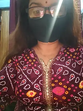 Snapshot of Aishwaryaa_69 chatting on September 30, 2025, 8:08 am Aishwaryaa 69 online show from September 30, 2025, 8:08 am