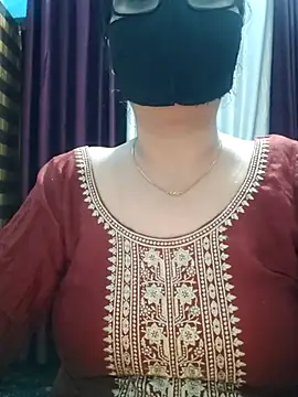 Snapshot of Aishwaryaa_69 chatting on October 6, 2025, 4:37 pm Aishwaryaa 69 online show from October 6, 2025, 4:37 pm